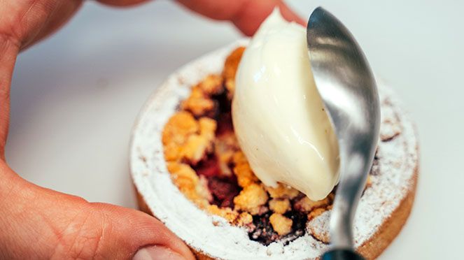 
                    cuillère Quenelle triangle pour des quenelles et des cames toujours parfaitement arrondies et effilées aux extrémités