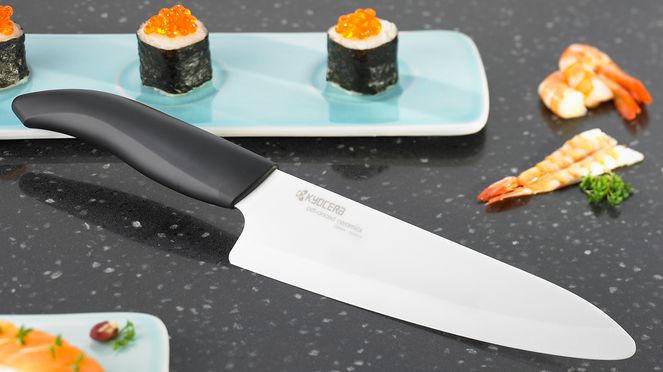 
                    Kyocera Santoku Keramikmesser ideal für Fisch