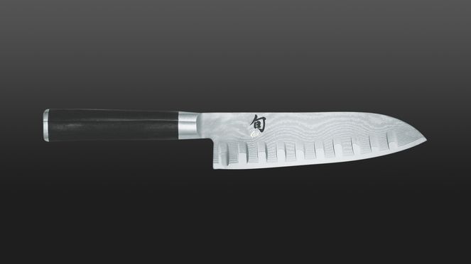 
                    Le Santoku alvéolé dimininue l'adhérence des aliements qui ont tendance à coller sur la lame.