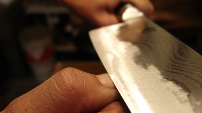 
                    Santoku Messer schleifen