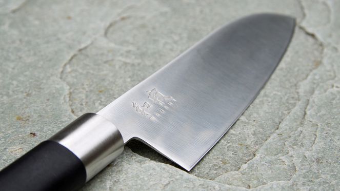 
                    Das Wasabi Santoku ist Bestandteil des Kai Messerkoffer Wasabi