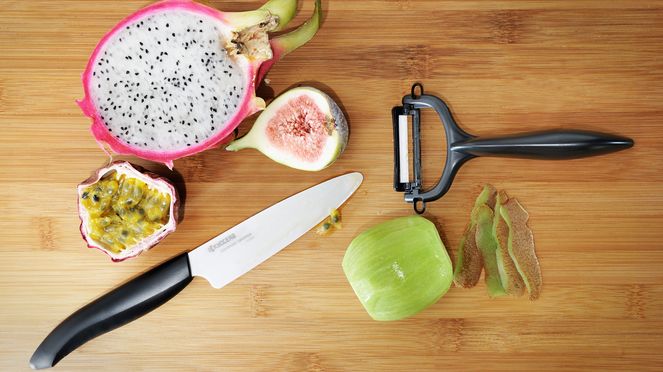 
                    The ceramic knife gift box is the perfect set to prepare fruits