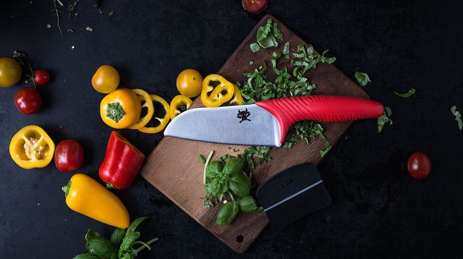 
                    Coltello per bambini con manico rosso