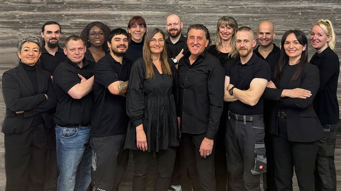 
                    CeCo ltd. - world of knives team