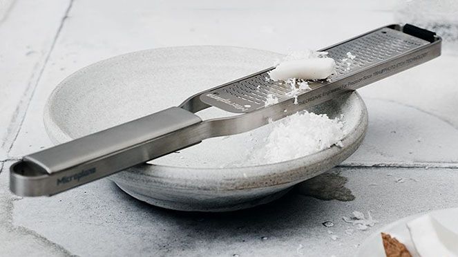 
                    Zesterreibe Pro für Kokosnüsse
