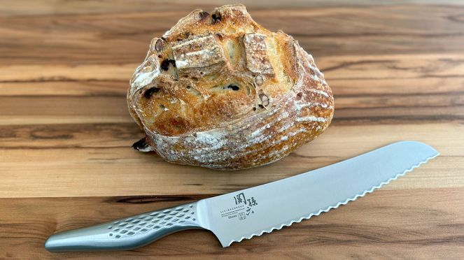 
                    Kai Shoso Brotmesser klein ist auch in der Bäckertasche enthalten