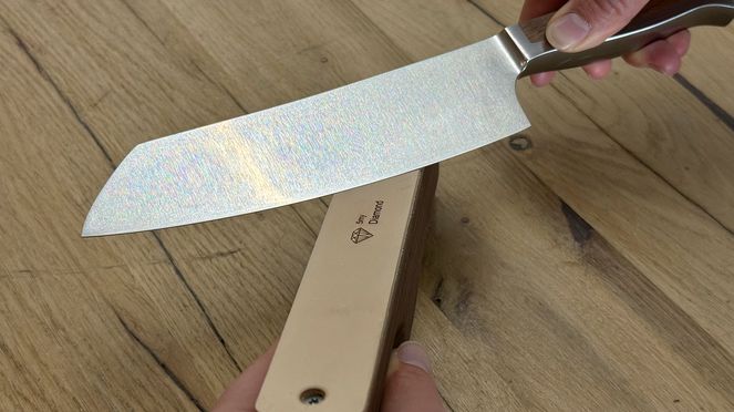 
                    Präzisionsschleifgerät mit Diamantleder mit 5 µ Diamant-infiltriertem Leder auch für Solinger Messer