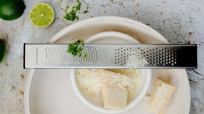 
                    Doppelreibe Zester/Grob zum Raspeln von Käse