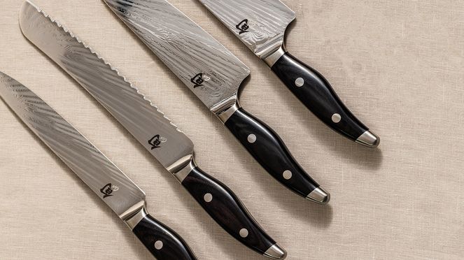 
                    Couteau de chef Nagare Black de la série de couteaux damassés de Kai