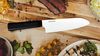 
                    Santoku gross Chowa schneidet auch grösseres Schneidgut