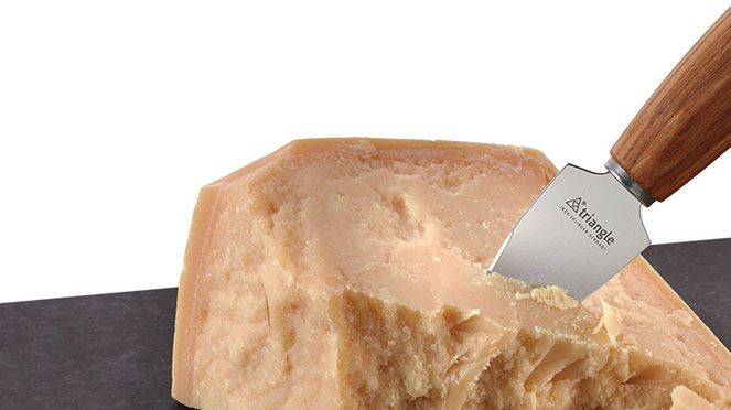 
                    Griff des Caminada Parmesanmessers aus FSC-zertifiziertem deutschem Pflaumenholz