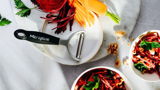 
                    Profi Y-Schäler Julienne für hauchdünne Obst- und Gemüsestreifen